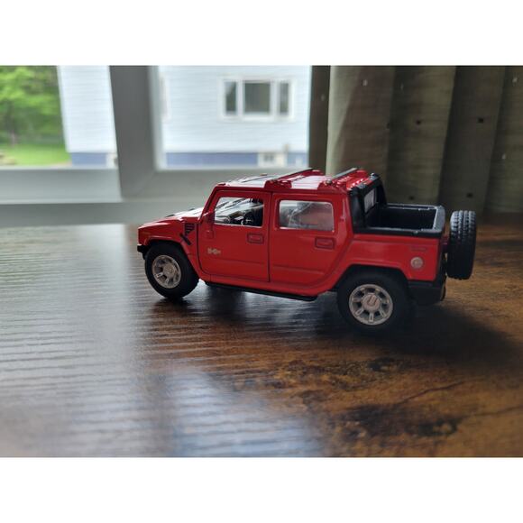 2018 Kintoy/Kinsmart - 2005 Red Hummer H2 SUT - Scale 1/40 - China - Picture 3 of 9